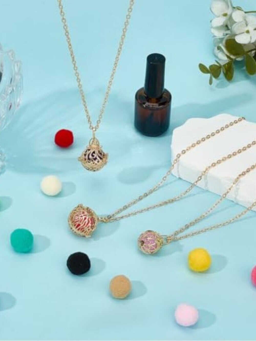 3pcs Golden Essential Oil Diffuser Necklace, Aromatherapy Locket Pendant